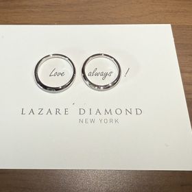 【ラザール ダイヤモンド(LAZARE DIAMOND)の口コミ】 ダイヤモンドが3つ付いており、光の反射でとても重厚感ある輝きを放ってい…