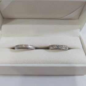 【SWEET BLUE DIAMOND(スウィートブルーダイヤモンド)】の口コミ 涼し気なブルーダイヤモンドです。
沖縄の海のような青です。
つけ心地も...