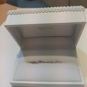 【SIND BAD(シンドバット)の口コミ】 結婚指輪を探して色々と店舗を廻りました。ようやく気に入るウェーブの形…