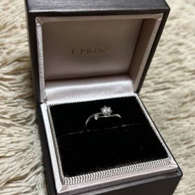 【アイプリモ(I-PRIMO)の口コミ】 ピンクダイヤがワンポイントの素敵なデザインの指輪です。シンプルよりも…