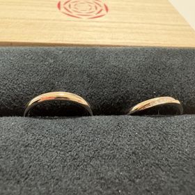 【出雲結(いずもゆい)の口コミ】 指輪のデザインはシンプルかつ個性的で素敵です。価格帯も20代夫婦の私達…