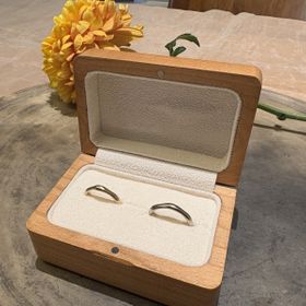 【atelier ST, CAT(アトリエ エスティーキャット)の口コミ】 シンプルなデザインでかしこまり過ぎず、カジュアルな普段着に合うような…