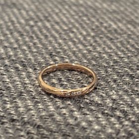 【アイプリモ(I-PRIMO)の口コミ】 こちらの商品はシンプルなデザインですが、着用すると指が綺麗に見えてダ…