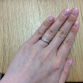 【STAR JEWELRY(スタージュエリー)の口コミ】 別ブランドで購入した婚約指輪と重ね付けしてぴったりなものを探していま…