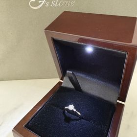 【I's stone(アイズストーン)の口コミ】 両サイドのピンクダイヤモンドが可愛い！
ダイヤモンドもものすごく綺麗に…