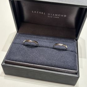 【ラザール ダイヤモンド(LAZARE DIAMOND)の口コミ】 婚約指輪との重ね付けをしたときのフィット感があるところにいちばん惹か…