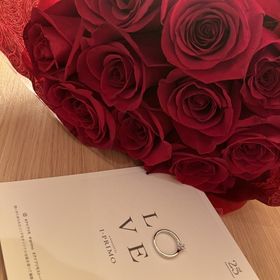 【アイプリモ(I-PRIMO)の口コミ】 ダイヤのカットがとても綺麗でキラキラしているところ。
ダイヤの裏側に桜…