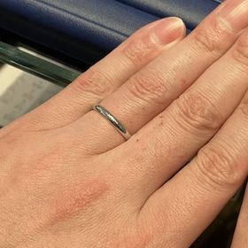 【銀座ダイヤモンドシライシの口コミ】 シンプルなデザインのメンズ結婚指輪を購入しました。無駄のない洗練され…