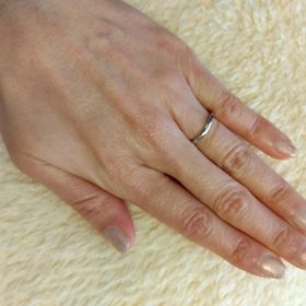 【アイプリモ(I-PRIMO)の口コミ】 プラチナで探していました。ダイヤモンドの有無を悩んでいたところ、シン…