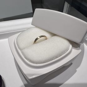 【俄(にわか)の口コミ】 五角形というデザインと、木目調というよく見たら気づくオシャレな感じに…