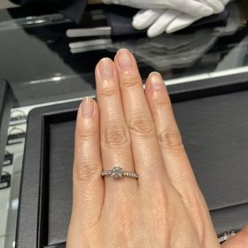【ラザール ダイヤモンド(LAZARE DIAMOND)の口コミ】 指輪のデザインはさまざまで、自身の好みに合いそうなものをいくつか提案…