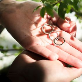 【出雲結(いずもゆい)の口コミ】 指輪の2つのラインについて、オプションで鏡面加工、ホーニング等、1種類…