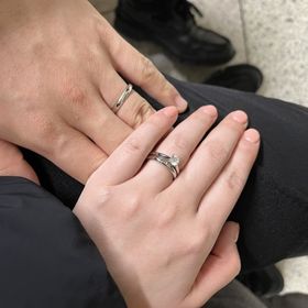 【アイプリモ(I-PRIMO)の口コミ】 シンプルでおばあちゃんになるまでつけられるデザインだと思います。素材…