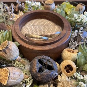 【鎌倉彫金工房の口コミ】 ブランドに特にこだわり、興味がなかった2人だったので一つ10万円以内に収…