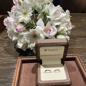 【TANZO.(鍛造指輪)の口コミ】 シンプルで飽きがこず、年齢を重ねてもつけられるデザインになったと思い…