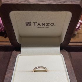 【TANZO.(鍛造指輪)の口コミ】 ハーフエタニティリングを探して10社ほど周りました。
最終TANZOさんに辿…