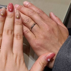 【アイプリモ(I-PRIMO)の口コミ】 リングの形はストレート、左下向きにダイヤが埋め込まれているタイプです…