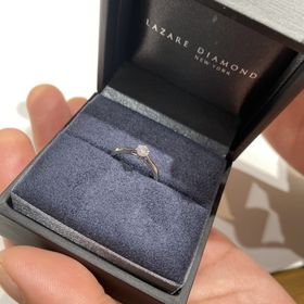 【ラザール ダイヤモンド(LAZARE DIAMOND)の口コミ】 指輪のデザインは少し高さがあることで強調してくれて、ダイヤがより輝き…