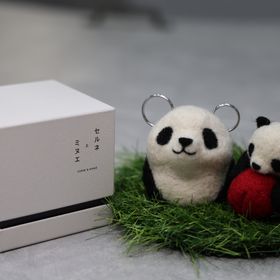 【CERNÉ＆MINUÉ by BIJOUPIKO(セルネとミヌエ バイ ビジュピコ)の口コミ】 オリジナルの指輪を作れます。
価格は手頃だが、素材が結婚指輪としてしっ…