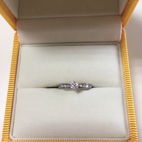 【ケイウノ ブライダル(K.UNO BRIDAL)の口コミ】 プラチナアレルギーで、プラチナの指輪がつけれず、沖縄で唯一18金でホワ…