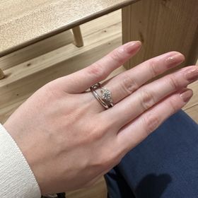 【出雲結(いずもゆい)の口コミ】 加工、刻印等、ある程度自由にできる。
お互いの誕生石を入れられる。
デ…