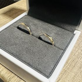 【Flavor(フレーバー)の口コミ】 デザインがなかなかないゴールドとシルバーでお気に入りです！色々な指輪…