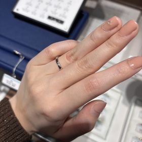 【エクセルコダイヤモンド(EXELCO DIAMOND)の口コミ】 個性的なデザインで他の人と被らないデザイン性に惹かれました。ゴージャ…