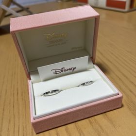 【ケイウノ ブライダル(K.UNO BRIDAL)の口コミ】 ディズニーと唯一の提携していて、ディズニーデザインを指輪の裏側にいれ…