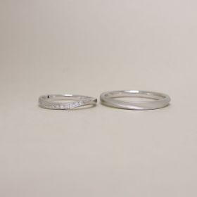 【LEGAN(レガン)の口コミ】 婚約指輪は、ピンクダイヤを入れました。
結婚指輪は、それぞれ好みのデザ…