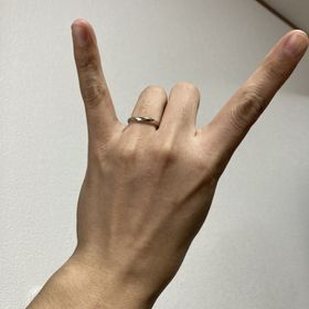 【ケイウノ ブライダル(K.UNO BRIDAL)の口コミ】 シンプルなデザインを探している中で、店員さんからオススメされた指輪で…