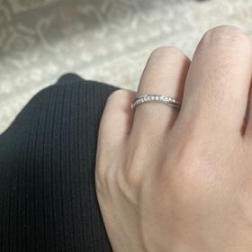 【エクセルコダイヤモンド(EXELCO DIAMOND)の口コミ】 正面は180℃どこから見ても綺麗に輝いています。上品だけど華やかさもある…