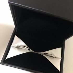 【エクセルコダイヤモンド(EXELCO DIAMOND)の口コミ】 シンプルなので長い目で見た時にずっとつけていられるのが嬉しいポイント…