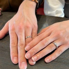 【ケイウノ ブライダル(K.UNO BRIDAL)の口コミ】 お互いカジュアルなスタイルを好んでいる為、あまり足がついてないシンプ…