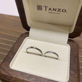 【TANZO.(鍛造指輪)の口コミ】 普段使い出来るシンプルなデザインがお気に入りです。
指輪の裏側も選べる…