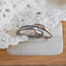 【Cayof(カヨフ)の口コミ】 向きによって太さが変わるので気分で変えることができるのが良いです。ま…