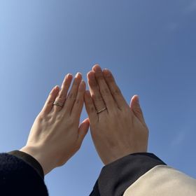 【銀座ダイヤモンドシライシの口コミ】 女性用は婚約指輪と結婚指輪の重ね付けをする事で、ダイヤモンドがウェー…