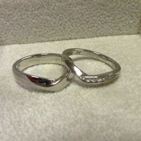 【JEWELRY  KAMATA(ジュエリーかまた)の口コミ】 様々な指輪を見せて頂きました。事前にこんな指輪がいいなぁというイメー…