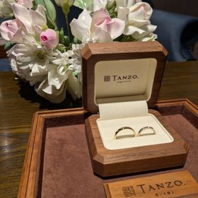 【TANZO.(鍛造指輪)の口コミ】 指輪選びで迷っていた時に、鍛造製法という作りに惹かれて来店しました。
…