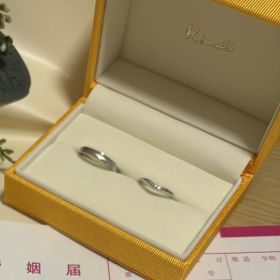 【ケイウノ ブライダル(K.UNO BRIDAL)の口コミ】 長くつけるものですので、それぞれきにいった種類を選び、
内側の刻印と誕…