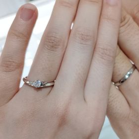 【THE KISS(ザ・キッス)の口コミ】 真ん中にきらびやかな ダイヤがついていて その横に ミッキーのダイヤがあ…