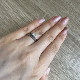 【和光ブライダルブティックギンザの口コミ】 指が綺麗に見えるデザイン。シンプルだけど個性があるデザイン。
結婚指輪…