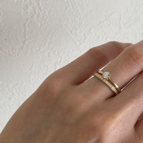 【ヴァンドーム青山(VENDOME AOYAMA)の口コミ】 婚約指輪と重ねて着けたかったのでリングの細さと色を統一して違和感のな…
