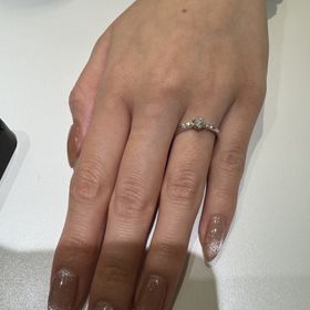 【ラザール ダイヤモンド(LAZARE DIAMOND)の口コミ】 指輪のデザインの種類も多くいっぱいありすぎて迷うくらいでした。あと世…