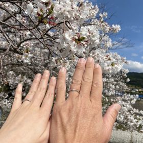 【アイプリモ(I-PRIMO)の口コミ】 ウェーブがシンプルで指に馴染みやすいです。
また、ダイヤが小さいのにし…