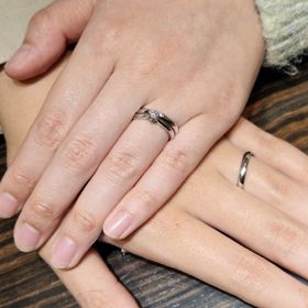 【AMATSU(アマツ)の口コミ】 ストレートタイプの指輪でとてもシンプルです
ダイヤの数も選べるタイプの…