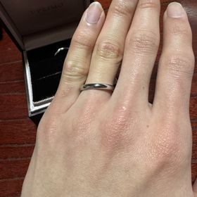 【アイプリモ(I-PRIMO)の口コミ】 まっすぐでシンプルなデザインの指輪です。
同じデザインの指輪が何種類か…