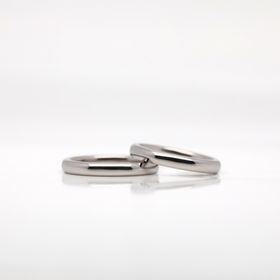 【atelier CraM(アトリエ クラム)の口コミ】 2人ともシンプルなデザインが良く、店員さんにオススメされた指輪が気に入…