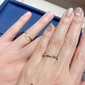 【銀座ダイヤモンドシライシの口コミ】 控えめに見える反面、太さの異なるダイヤモンドのラインが華やかに見えま…