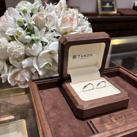 【TANZO.(鍛造指輪)の口コミ】 ゴールドかプラチナで迷いましたが、何十年後も付けれるようプラチナにし…