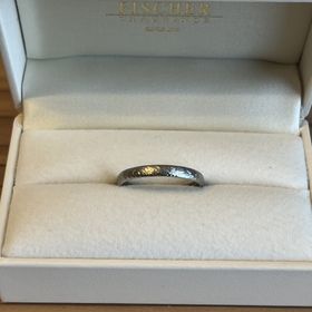 【FISCHER(フィッシャー)の口コミ】 アンティークっぽさもあり、普通とは違う槌目のようなデザインなとこが気…